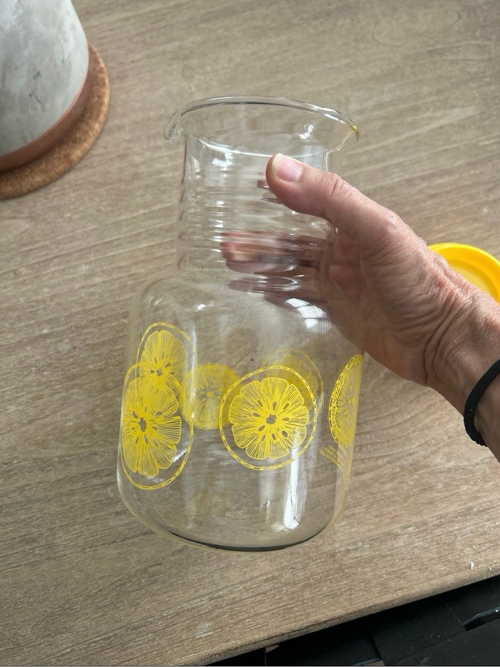 Pyrex Vintage Pitcher - Picture 3 of 6